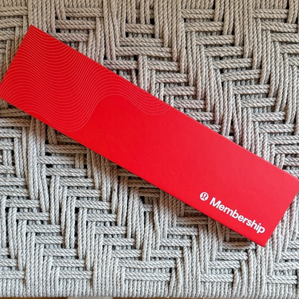 Lululemon Collective Pinnacle Member Exclusive Red Never Lost Keychain + Box NEW
